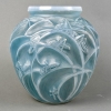 Vase « Sauterelles » verre opalescent patiné bleu de René LALIQUE | Biron |||||||