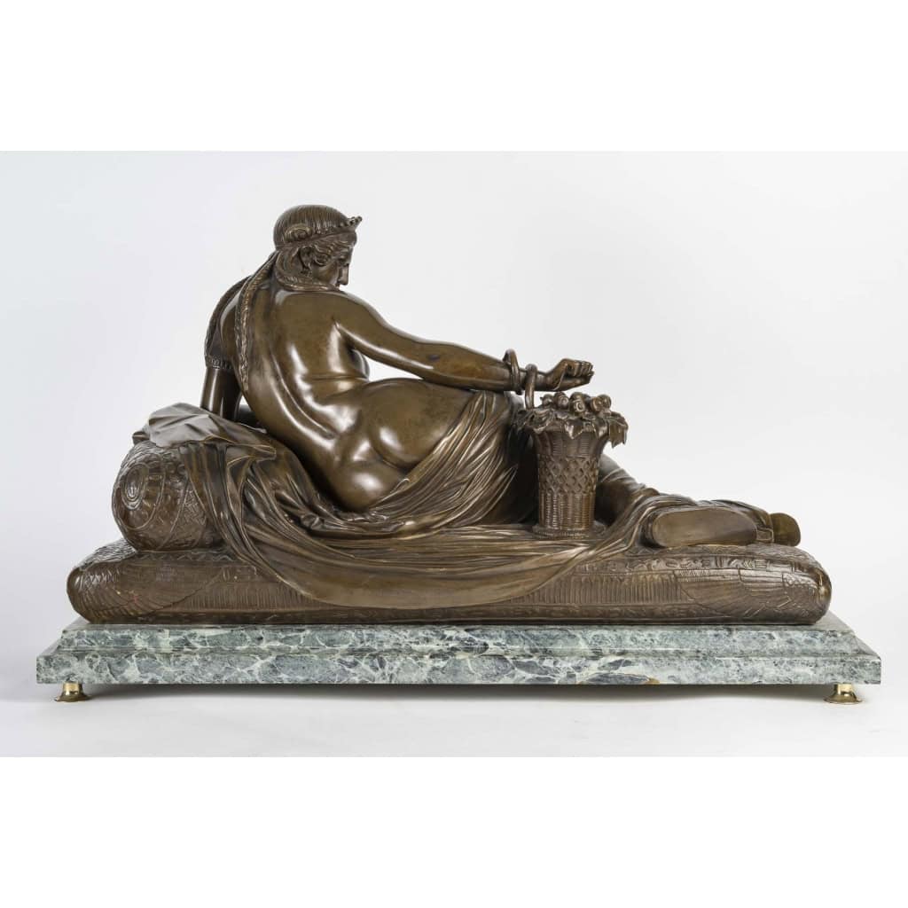 Bronze Représentant Cleopatre Allongée, Fonte De Barbedienne, époque Napoléon III | Biron Bronze Représentant Cleopatre Allongée, Fonte De Barbedienne, époque Napoléon III