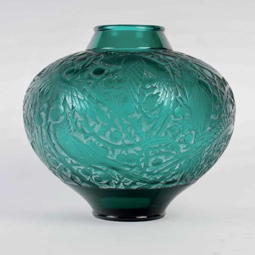 Vase « Aras » verre vert canard patiné blanc René LALIQUE | Biron Vase "Aras" verre vert canard patiné blanc René LALIQUE