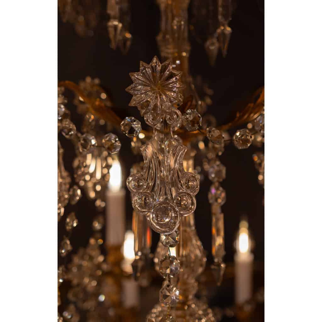 Lustre à dix-huit lumières en bronze ciselé et doré et décor de cristal Baccarat vers 1850-1860 | Biron Lustre à dix-huit lumières en bronze ciselé et doré et décor de cristal Baccarat vers 1850-1860