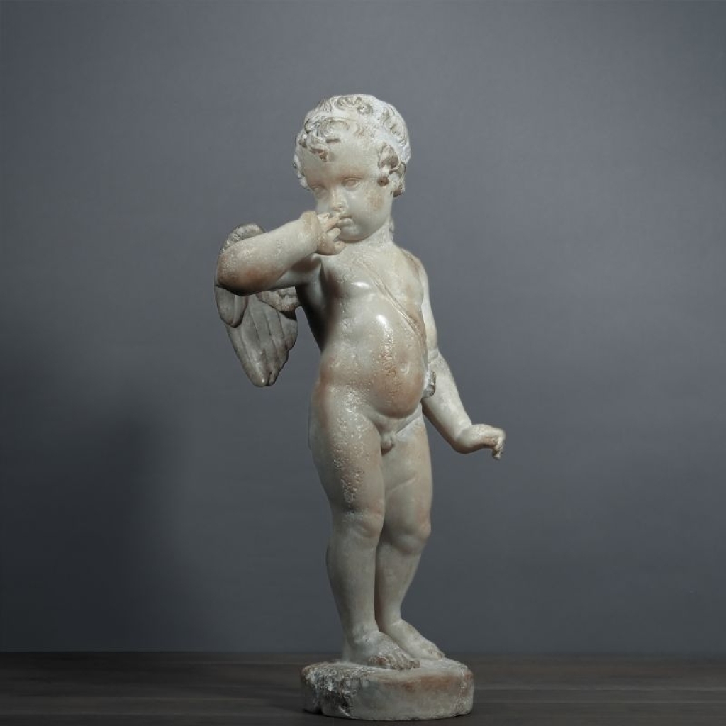 Sculpture d’un Ange, reproduction en matière composite, XXème siècle, décoration intérieur et extérieur. | Biron Sculpture d’un Ange, reproduction en matière composite, XXème siècle, décoration intérieur et extérieur.