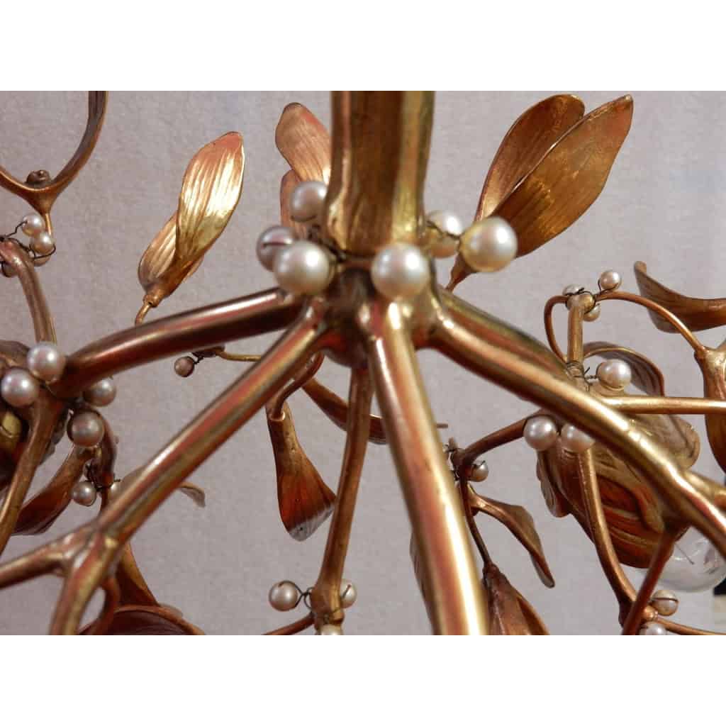 1900′ Lustre Boule de Gui en Bronze Doré Art Nouveau a 3 Lampes Diamètre 43 cm Douilles En Forme De Tulipes | Biron 1900′ Lustre Boule de Gui en Bronze Doré Art Nouveau a 3 Lampes Diamètre 43 cm Douilles En Forme De Tulipes