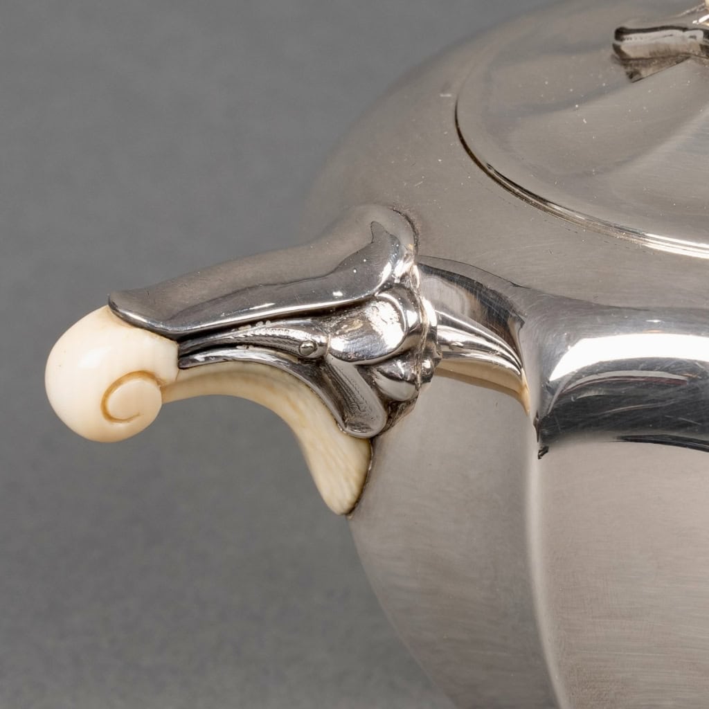 Service Thé et Café Art Nouveau argent et ivoire de Jean E. PUIFORCAT | Biron Service Thé et Café Art Nouveau argent et ivoire de Jean E. PUIFORCAT