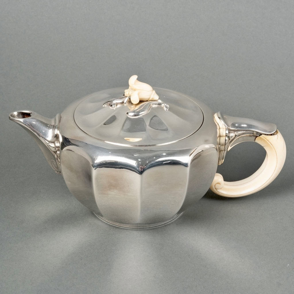 Service Thé et Café Art Nouveau argent et ivoire de Jean E. PUIFORCAT | Biron Service Thé et Café Art Nouveau argent et ivoire de Jean E. PUIFORCAT