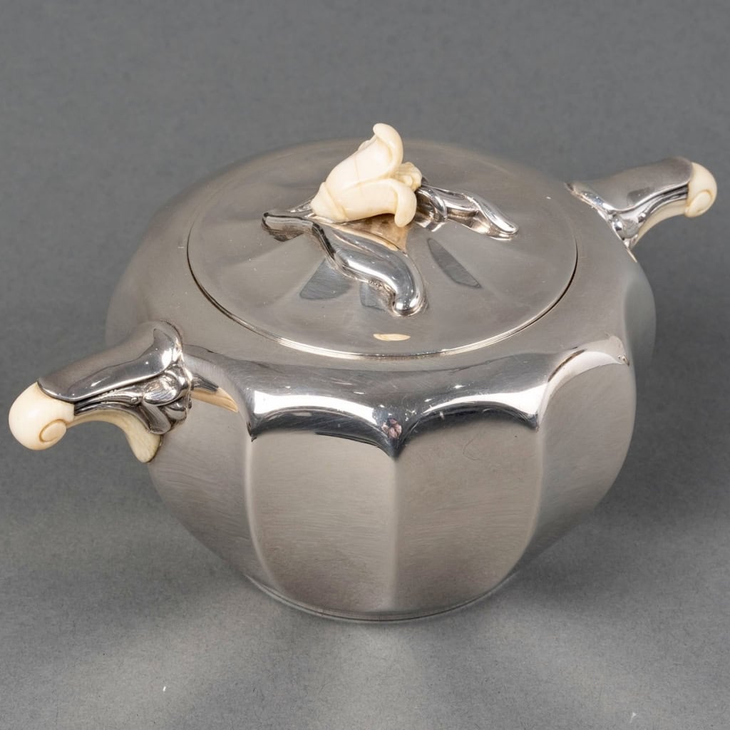 Service Thé et Café Art Nouveau argent et ivoire de Jean E. PUIFORCAT | Biron Service Thé et Café Art Nouveau argent et ivoire de Jean E. PUIFORCAT