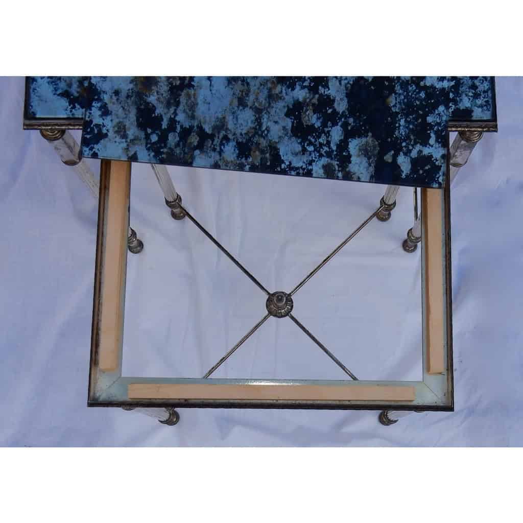 1970′ Série de 3 Tables Gigognes Maison Baguès en Métal Argenté, 3 Plateaux Miroirs Oxydés Vieillis et Montants Cannelés