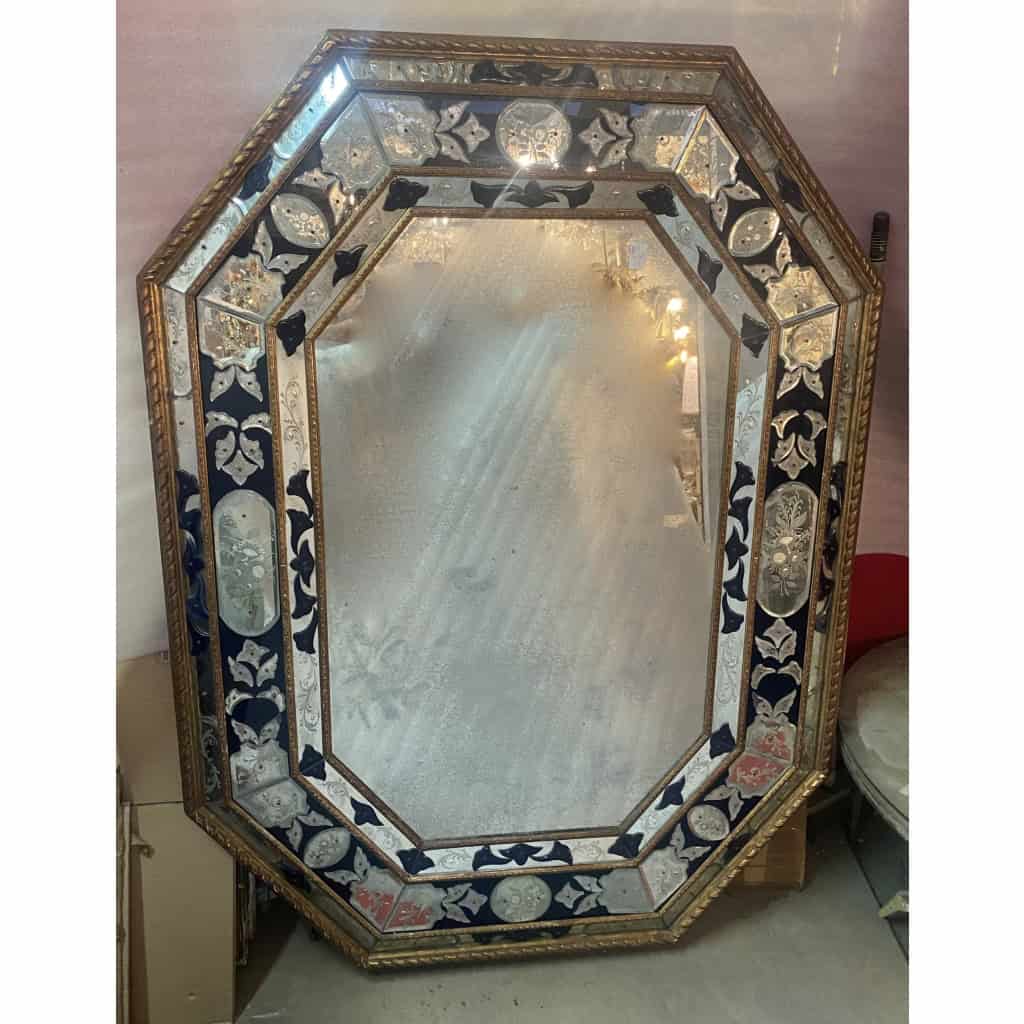 1970/80 Miroir Venise Octogonal Style Louis 14 Pareclose Bois Doré Avec Ornements En Verre Bleu Et Miroirs Oxydés | Biron ||||||||||||||