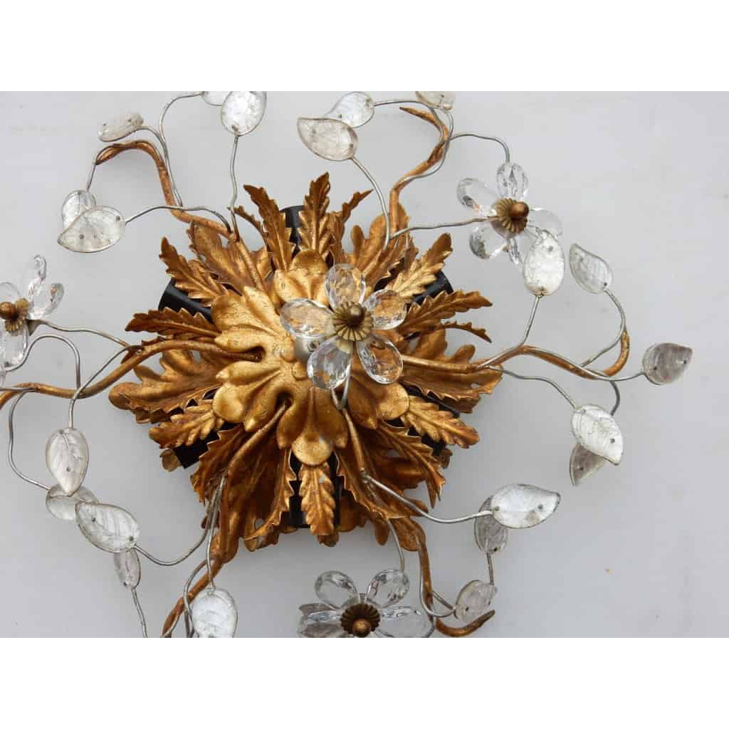 1970′ Paire ou Similaires de 2 Plafonniers ou Appliques à Décor de Fleurs et Feuilles en Métal Style Maison Baguès Feuilles en Verre | Biron 1970′ Paire ou Similaires de 2 Plafonniers ou Appliques à Décor de Fleurs et Feuilles en Métal Style Maison Baguès Feuilles en Verre