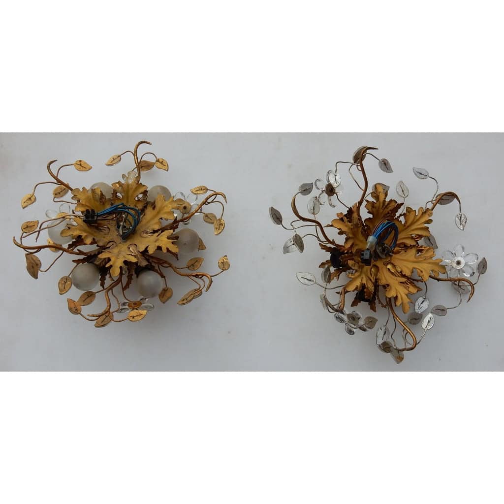 1970′ Paire ou Similaires de 2 Plafonniers ou Appliques à Décor de Fleurs et Feuilles en Métal Style Maison Baguès Feuilles en Verre | Biron 1970′ Paire ou Similaires de 2 Plafonniers ou Appliques à Décor de Fleurs et Feuilles en Métal Style Maison Baguès Feuilles en Verre
