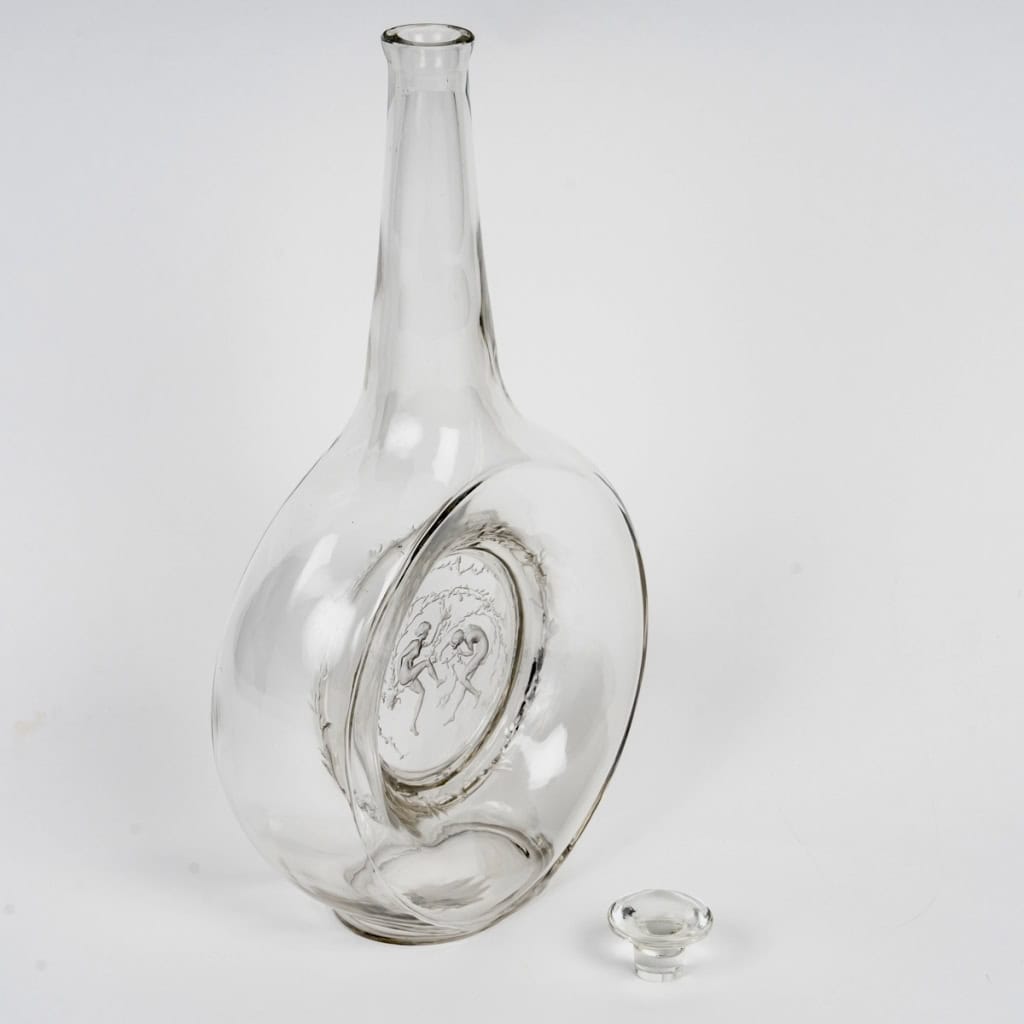 Carafe « Deux Danseuses » verre blanc patiné gris de René LALIQUE | Biron Carafe "Deux Danseuses" verre blanc patiné gris de René LALIQUE