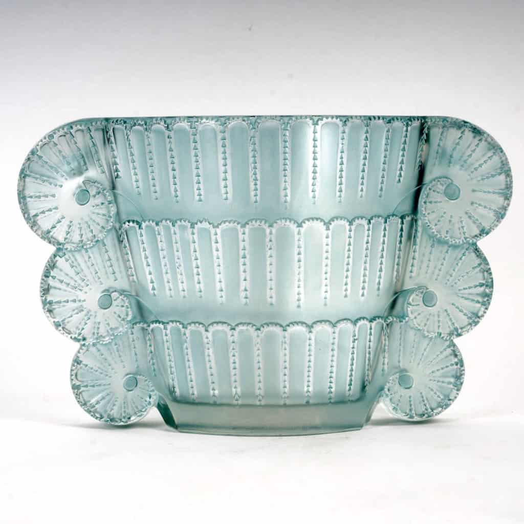 Vase « Jaffa » verre blanc patiné turquoise de René LALIQUE | Biron Vase "Jaffa" verre blanc patiné turquoise de René LALIQUE