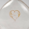Flacon « L’Amour dans le Coeur » verre blanc patiné sépia de René LALIQUE pour Arys | Biron Flacon "L'Amour dans le Coeur" verre blanc patiné sépia de René LALIQUE pour Arys
