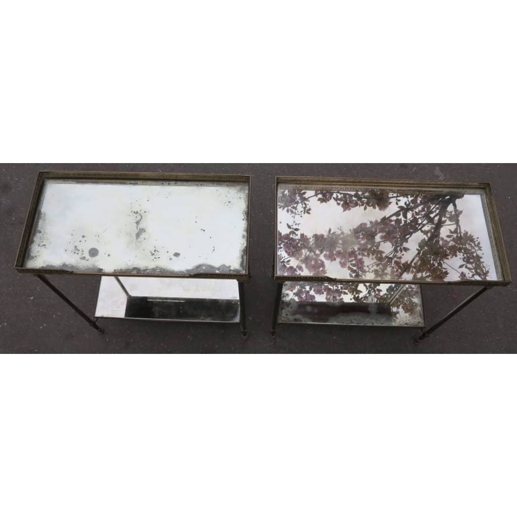 1970′ Paire de Bouts de Canapé Rectangulaires Maison Baguès Plateaux Miroirs Oxydés Argentés avec Galeries Ajourées | Biron 1970′ Paire de Bouts de Canapé Rectangulaires Maison Baguès Plateaux Miroirs Oxydés Argentés avec Galeries Ajourées