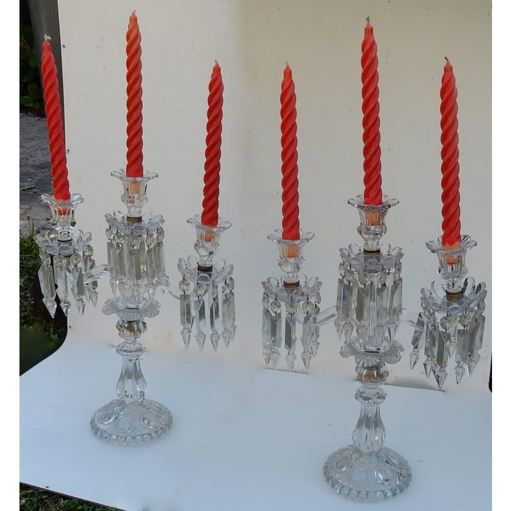 1950′ Paire de Chandeliers Avec 2 Branches Socles Perlés Et Signés En Relief BACCARAT | Biron |||||||||