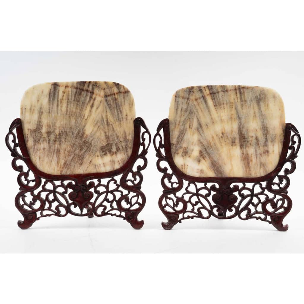 Paire de cache lumière en bois sculpté et plaque de marbre transparente, Art d’Asie, XIXème siècle. | Biron ||||||||