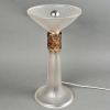 Lampe "Bague Personnages" verre blanc patiné sépia de René LALIQUE