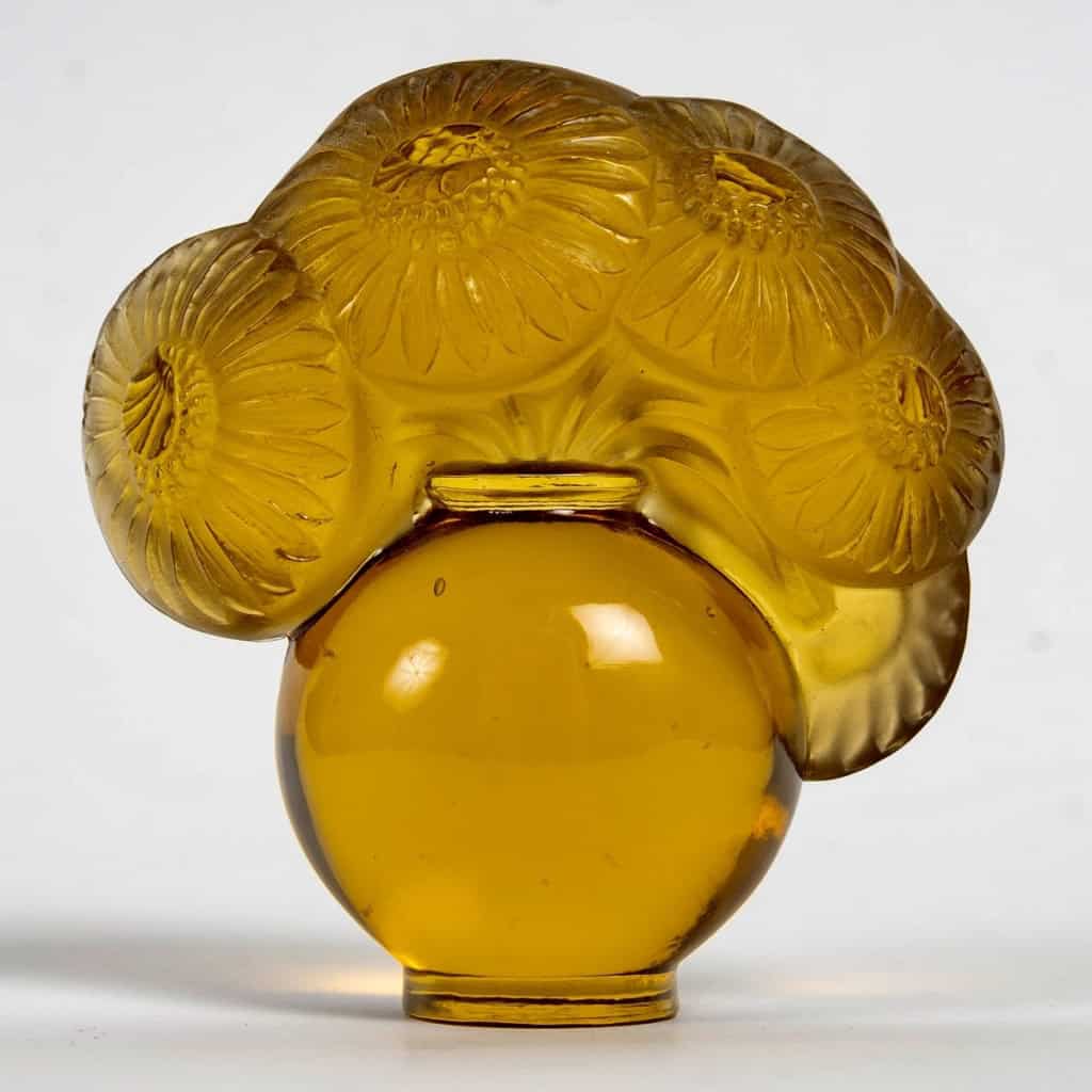 Cachet « Soucis » verre jaune ambré de René LALIQUE | Biron Cachet "Soucis" verre jaune ambré de René LALIQUE