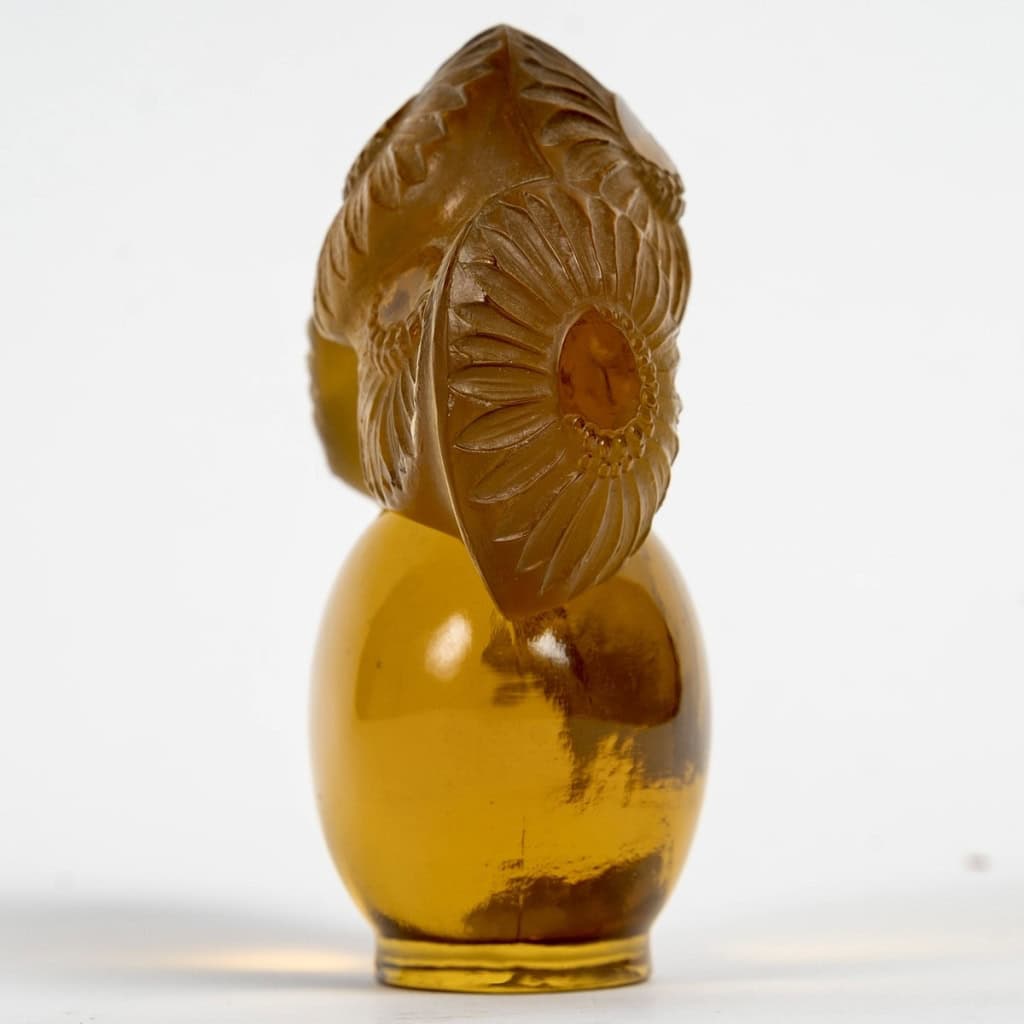 Cachet « Soucis » verre jaune ambré de René LALIQUE | Biron Cachet "Soucis" verre jaune ambré de René LALIQUE