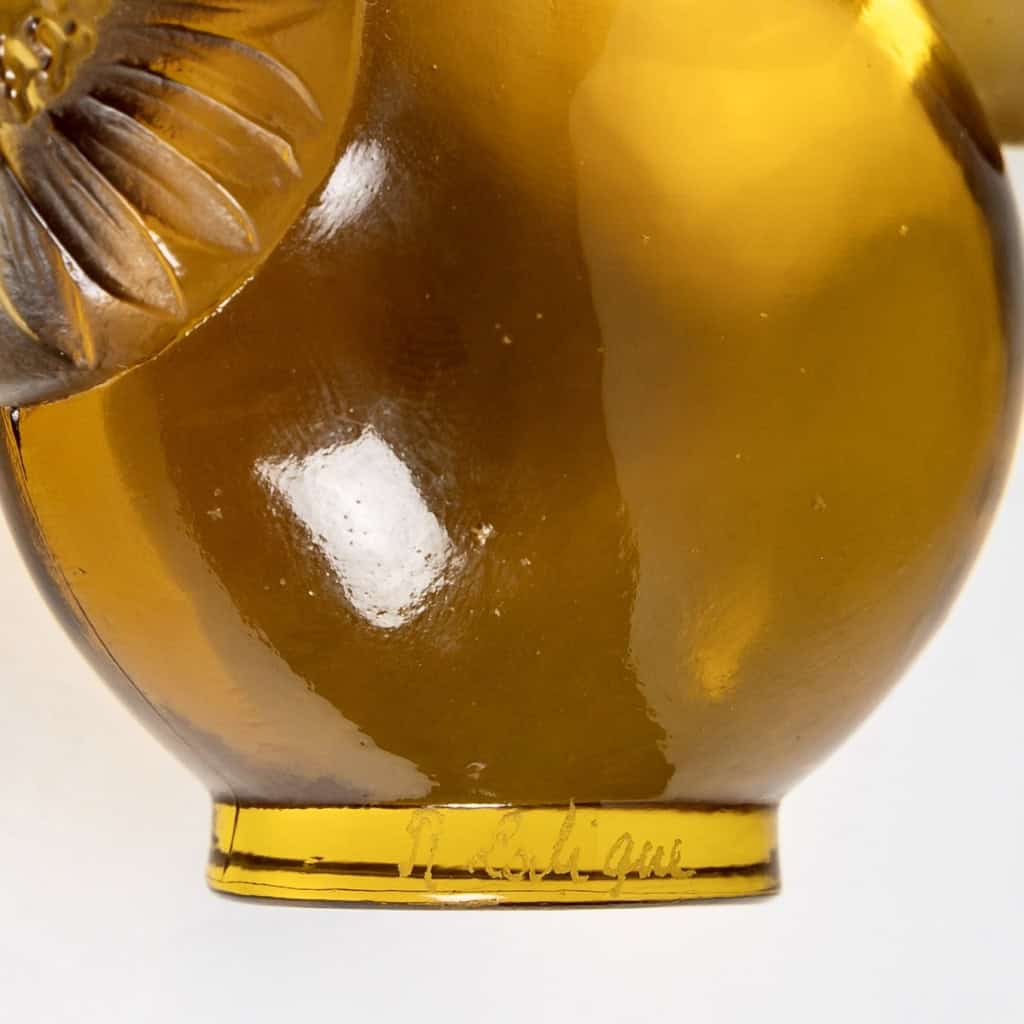 Cachet « Soucis » verre jaune ambré de René LALIQUE | Biron Cachet "Soucis" verre jaune ambré de René LALIQUE