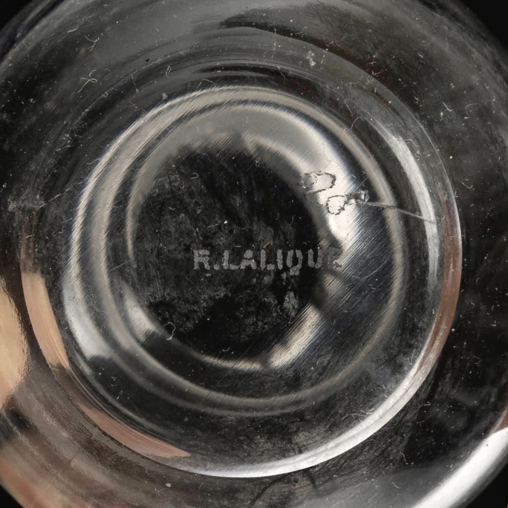 Flacon « Clairefontaine » verre blanc patiné gris de René LALIQUE | Biron Flacon "Clairefontaine" verre blanc patiné gris de René LALIQUE