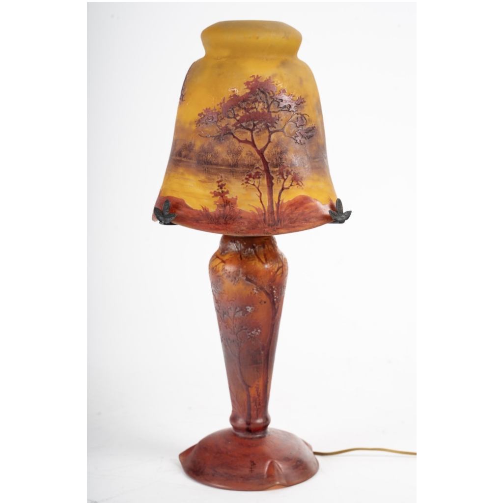 LAMPE DE DAUM NANCY A DECOR DE PAYSAGE D AUTOMMNE | Biron |||||||||