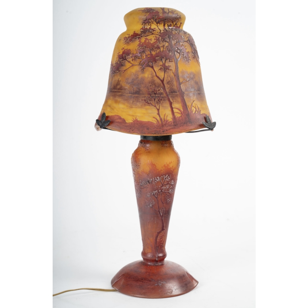LAMPE DE DAUM NANCY A DECOR DE PAYSAGE D AUTOMMNE | Biron LAMPE DE DAUM NANCY A DECOR DE PAYSAGE D AUTOMMNE