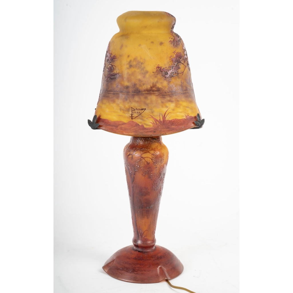 LAMPE DE DAUM NANCY A DECOR DE PAYSAGE D AUTOMMNE | Biron LAMPE DE DAUM NANCY A DECOR DE PAYSAGE D AUTOMMNE