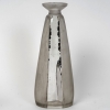 Carafe « Oreilles Gravées » verre blanc patiné gris de René LALIQUE | Biron Carafe "Oreilles Gravées" verre blanc patiné gris de René LALIQUE