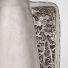 Carafe « Oreilles Gravées » verre blanc patiné gris de René LALIQUE | Biron Carafe "Oreilles Gravées" verre blanc patiné gris de René LALIQUE