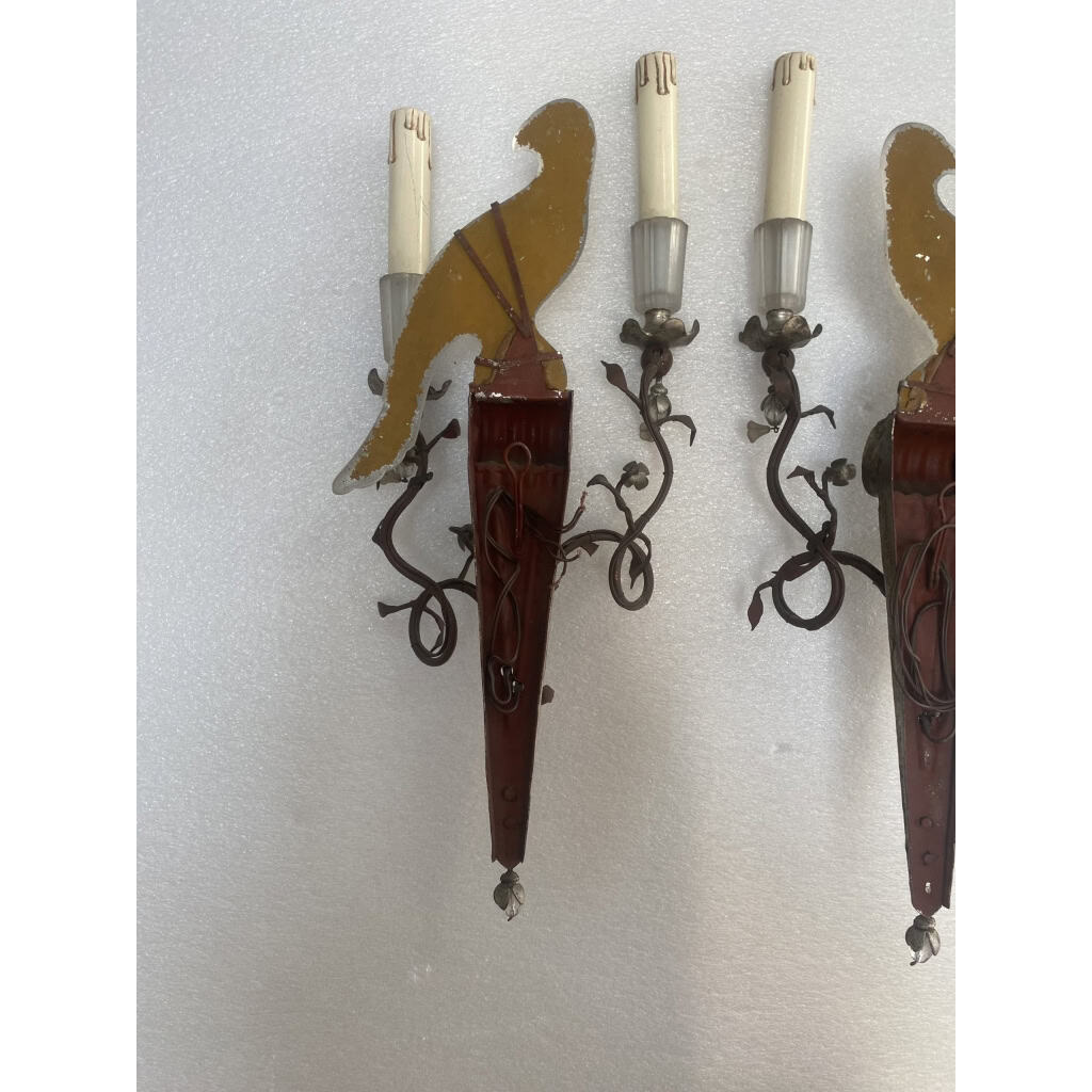 1970′ Paire d’Appliques Aux Perruches En Bois Argenté Et Fer Patiné Maison Banci Ou Bagués | Biron 1970′ Paire d'Appliques Aux Perruches En Bois Argenté Et Fer Patiné Maison Banci Ou Bagués
