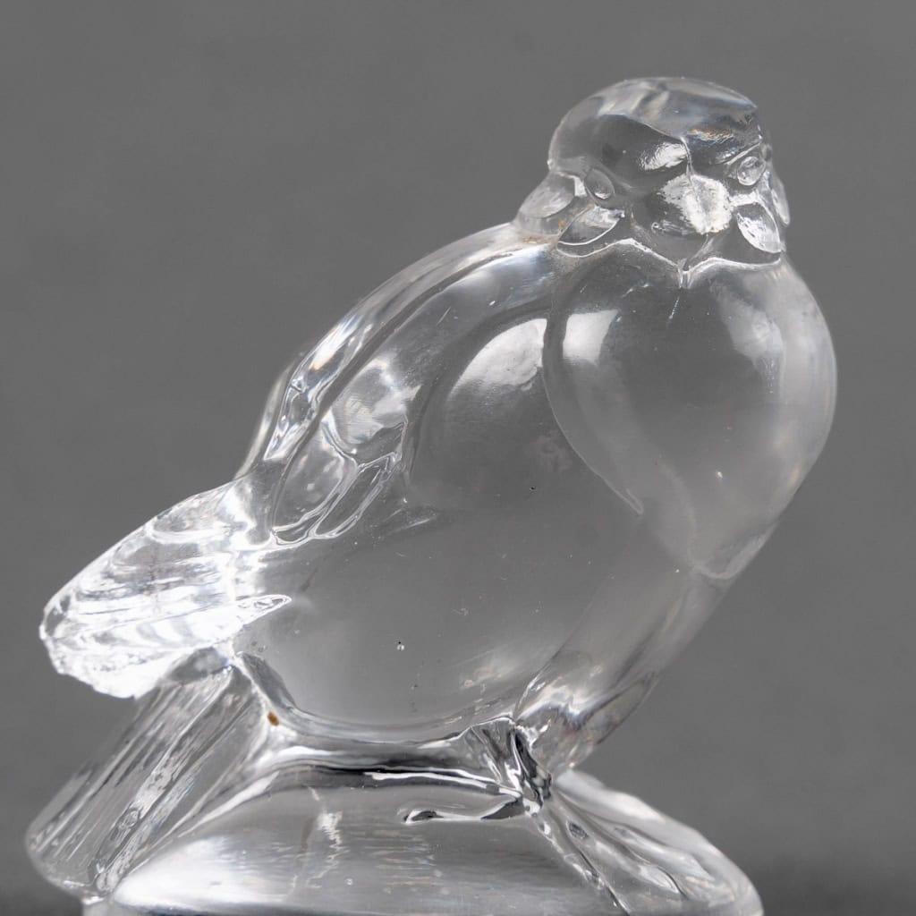 Cachet « Moineau » verre blanc de René LALIQUE | Biron Cachet "Moineau" verre blanc de René LALIQUE
