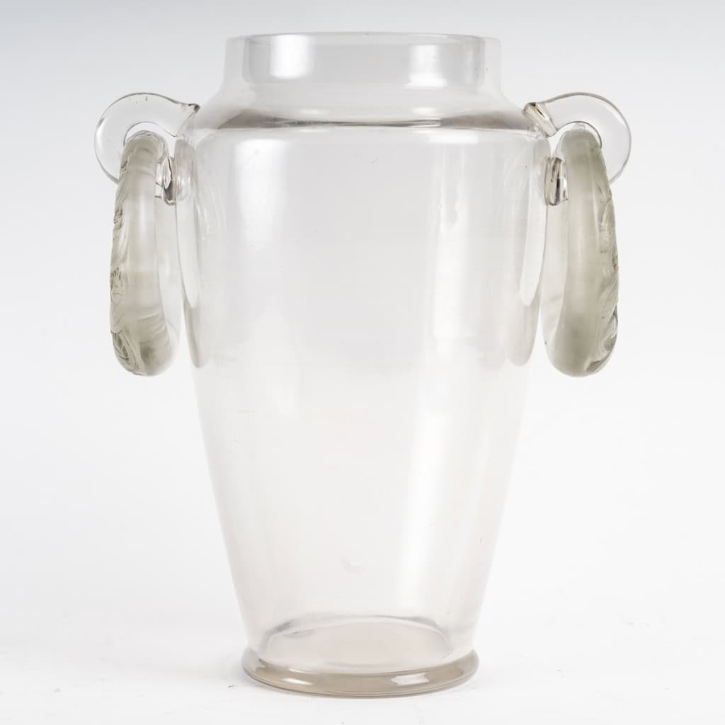 René Lalique ,Vase Deux Anneaux Lezards,1919.