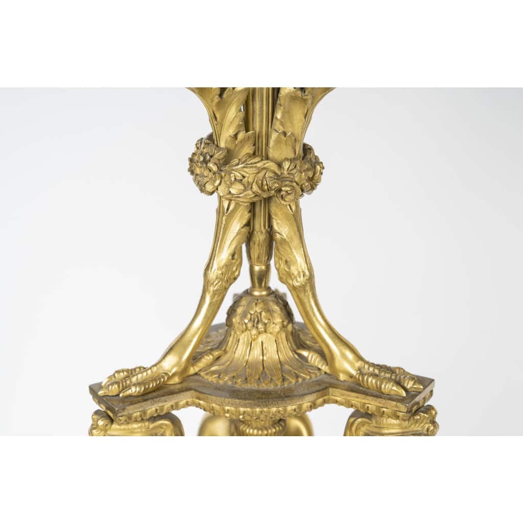 Pair de chandelier attribué à François Remond 1775-1780 h:70cm en bronze doré et bien ciselé . | Biron Pair de chandelier attribué à François Remond 1775-1780 h:70cm en bronze doré et bien ciselé .