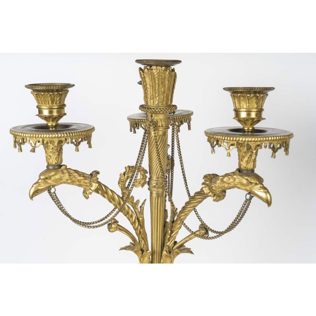Pair de chandelier attribué à François Remond 1775-1780 h:70cm en bronze doré et bien ciselé . | Biron Pair de chandelier attribué à François Remond 1775-1780 h:70cm en bronze doré et bien ciselé .