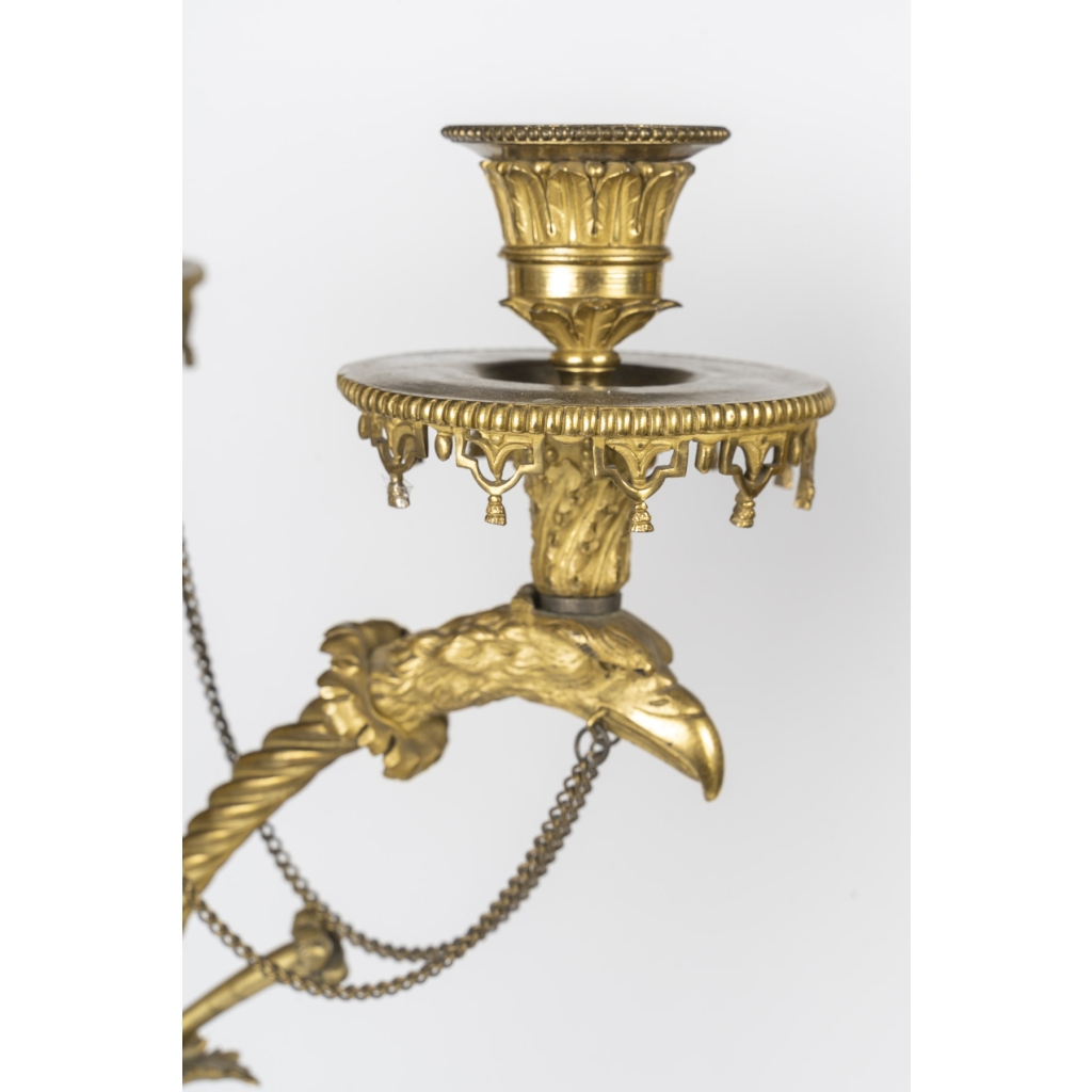 Pair de chandelier attribué à François Remond 1775-1780 h:70cm en bronze doré et bien ciselé . | Biron Pair de chandelier attribué à François Remond 1775-1780 h:70cm en bronze doré et bien ciselé .