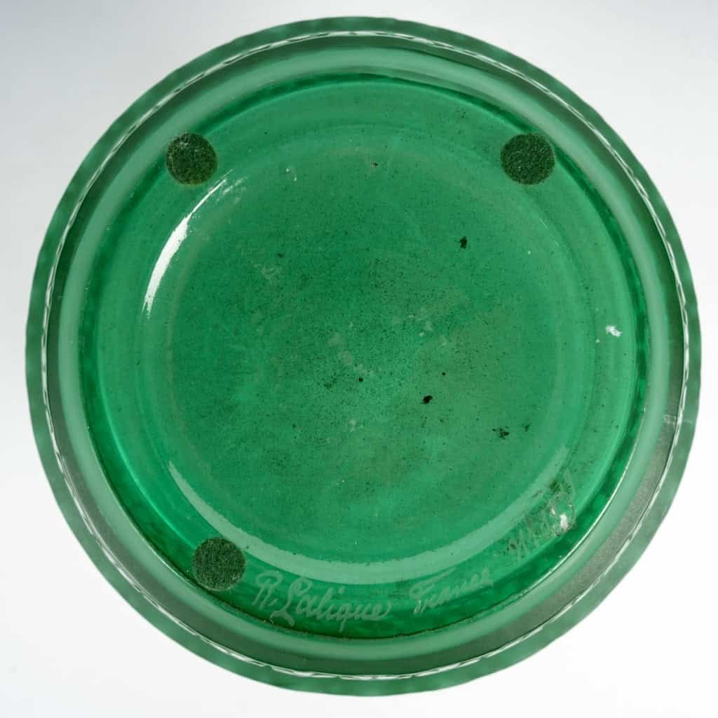 Vase « Ferrières » verre vert émeraude de René LALIQUE | Biron Vase "Ferrières" verre vert émeraude de René LALIQUE