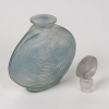 Flacon « Telline » verre blanc patiné bleu de René LALIQUE | Biron Flacon "Telline" verre blanc patiné bleu de René LALIQUE