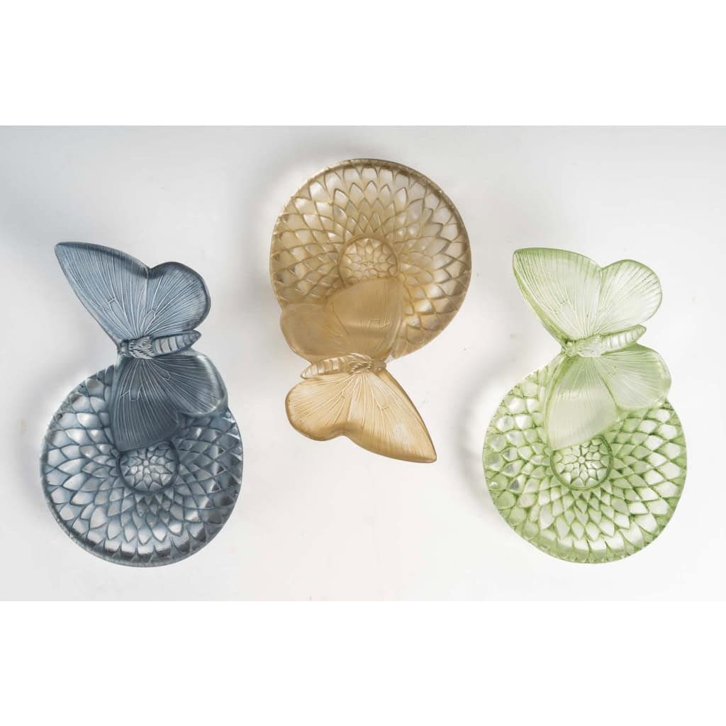 René Lalique , 3 cendriers « Dahlia Et Papillon »,1931.