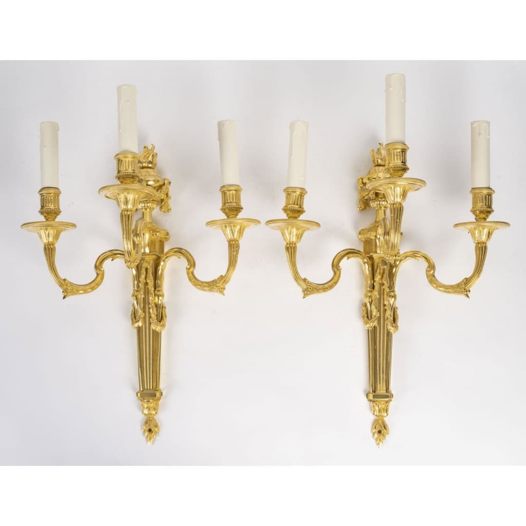 Paire d’appliques de style Louis XVI. | Biron |||