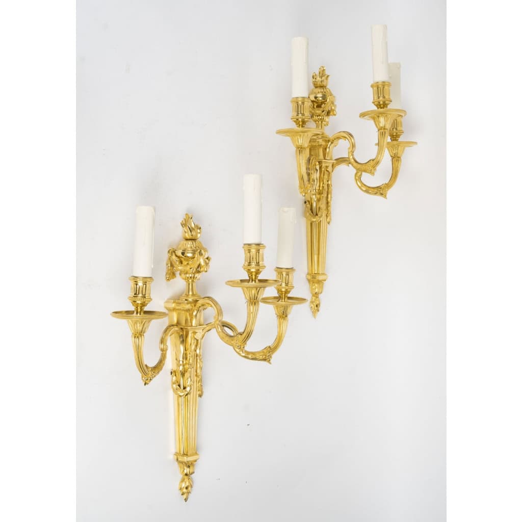 Paire d’appliques de style Louis XVI. | Biron Paire d'appliques de style Louis XVI.