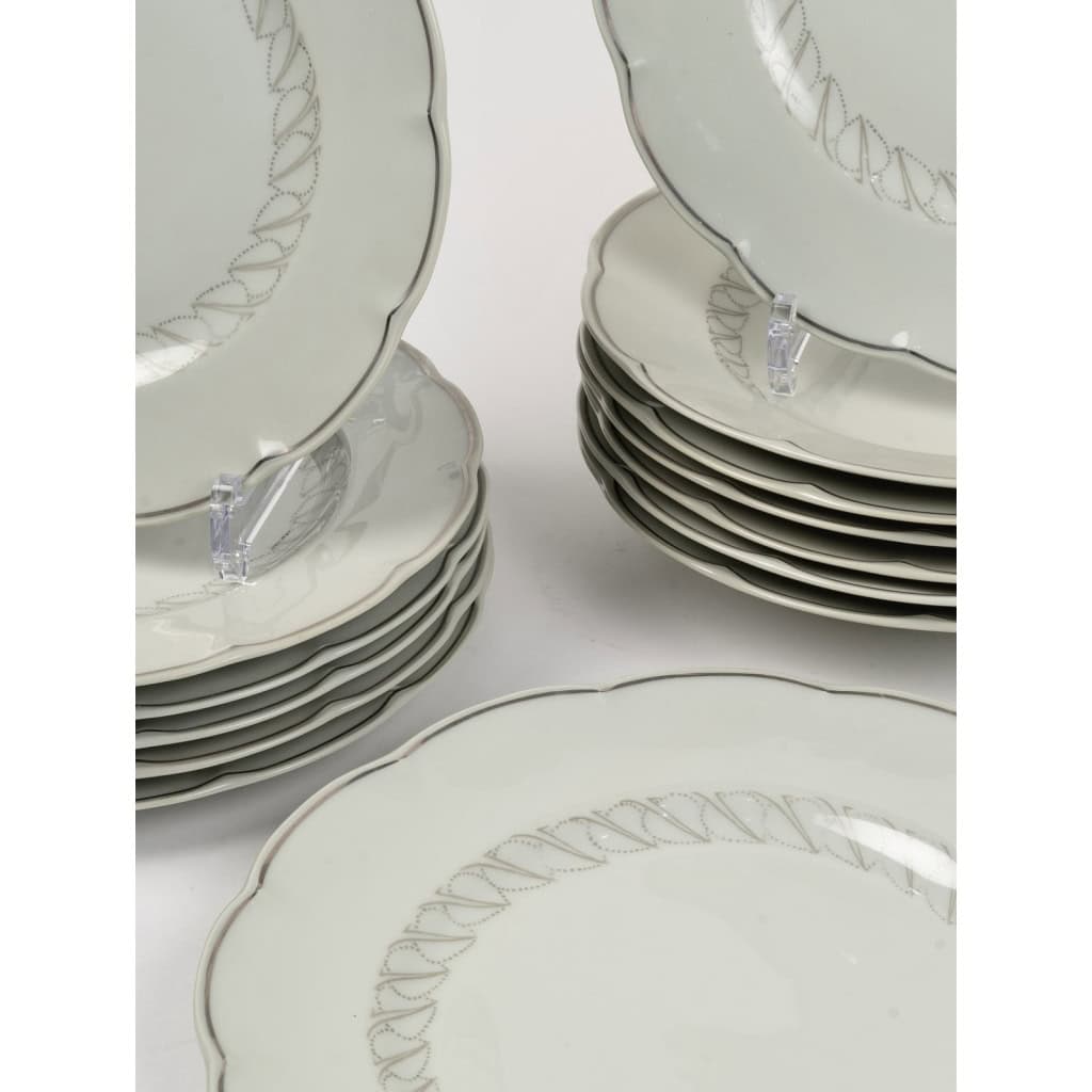 Service « Feuilles » porcelaine céladon émaillée argent de Suzanne LALIQUE pour Haviland | Biron Service "Feuilles" porcelaine céladon émaillée argent de Suzanne LALIQUE pour Haviland