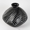 Vase « Montargis » verre noir patiné blanc de René LALIQUE | Biron Vase "Montargis" verre noir patiné blanc de René LALIQUE