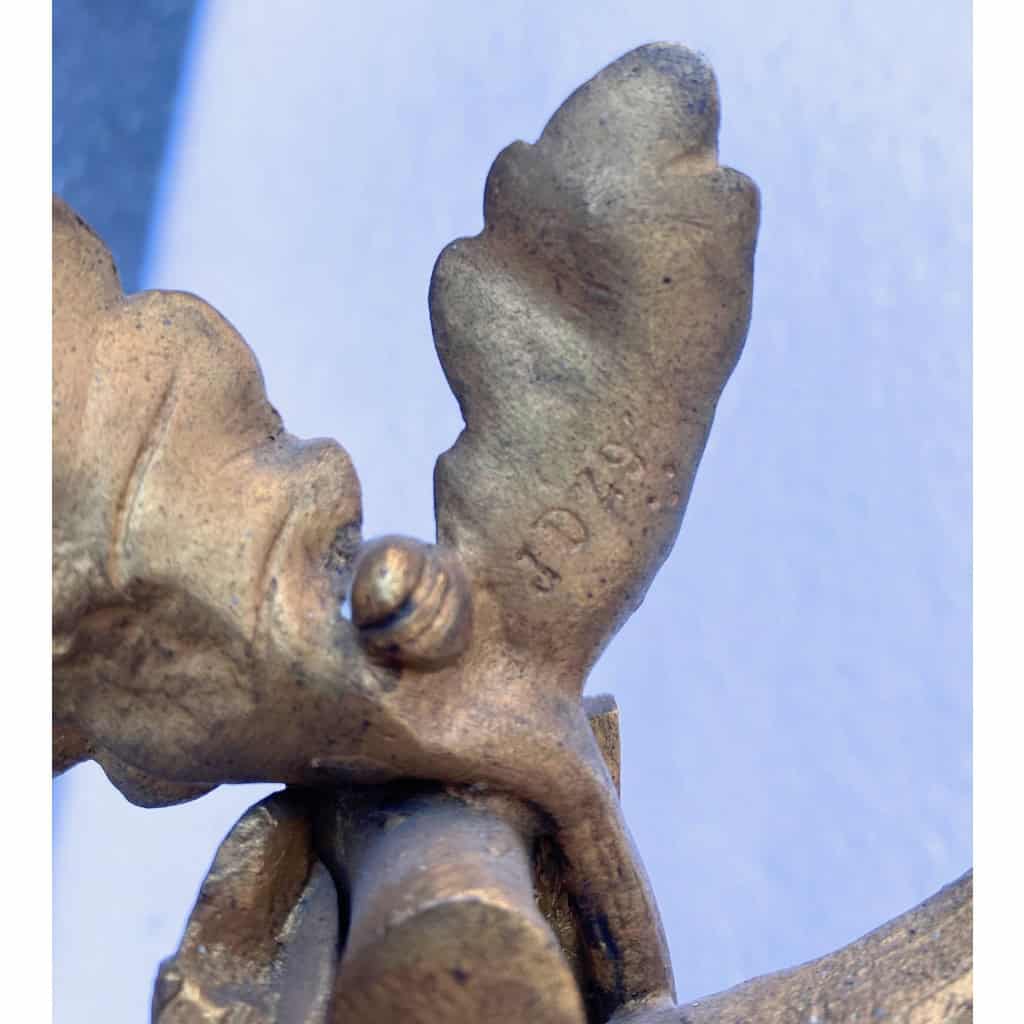1900′ Paire d’Appliques Style Louis 16 Bronze Doré Aux Cors De Chasse Signée Jansen | Biron 1900′ Paire d’Appliques Style Louis 16 Bronze Doré Aux Cors De Chasse Signée Jansen