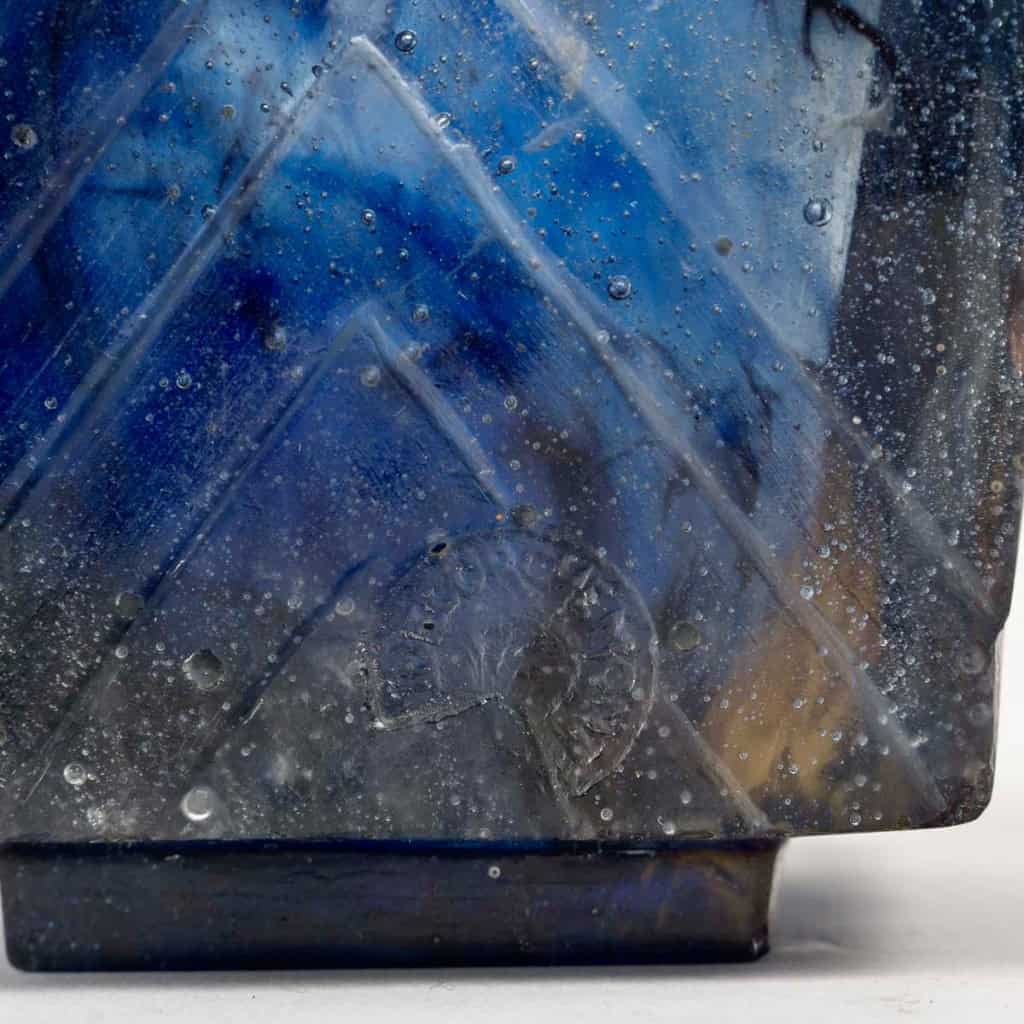 Bol Coupe « Carrés Chevrons » pâte de verre bleue de François DECORCHEMONT | Biron Bol Coupe "Carrés Chevrons" pâte de verre bleue de François DECORCHEMONT