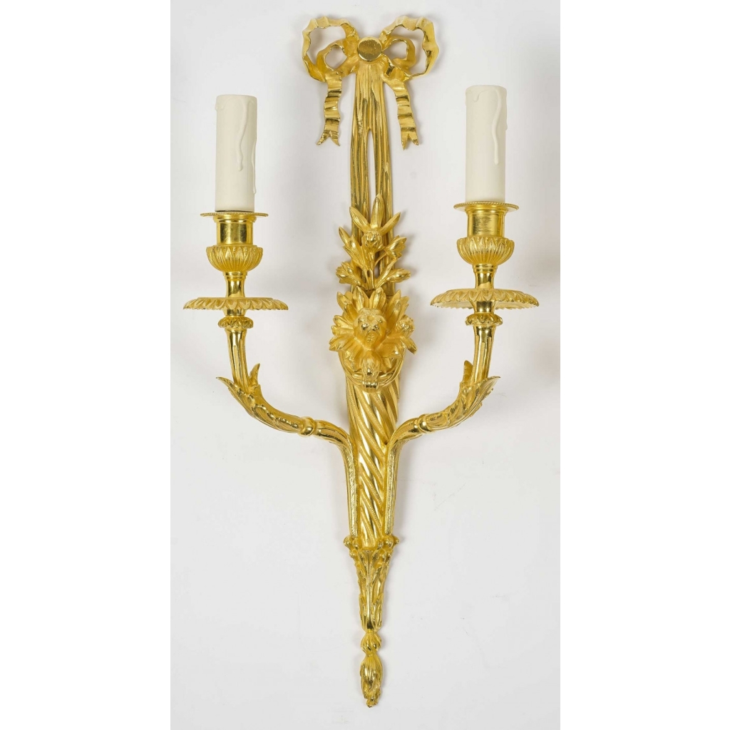 Paire d’appliques de style Louis XVI. | Biron Paire d'appliques de style Louis XVI.