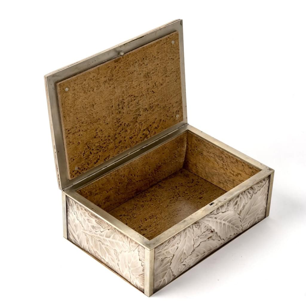 Coffret « Châtaignier » verre blanc patiné sépia sur clinquant argent et métal argenté de René LALIQUE | Biron Coffret "Châtaignier" verre blanc patiné sépia sur clinquant argent et métal argenté de René LALIQUE