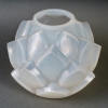 Vase « Armorique » verre opalescent de René LALIQUE | Biron Vase « Armorique » verre opalescent de René LALIQUE