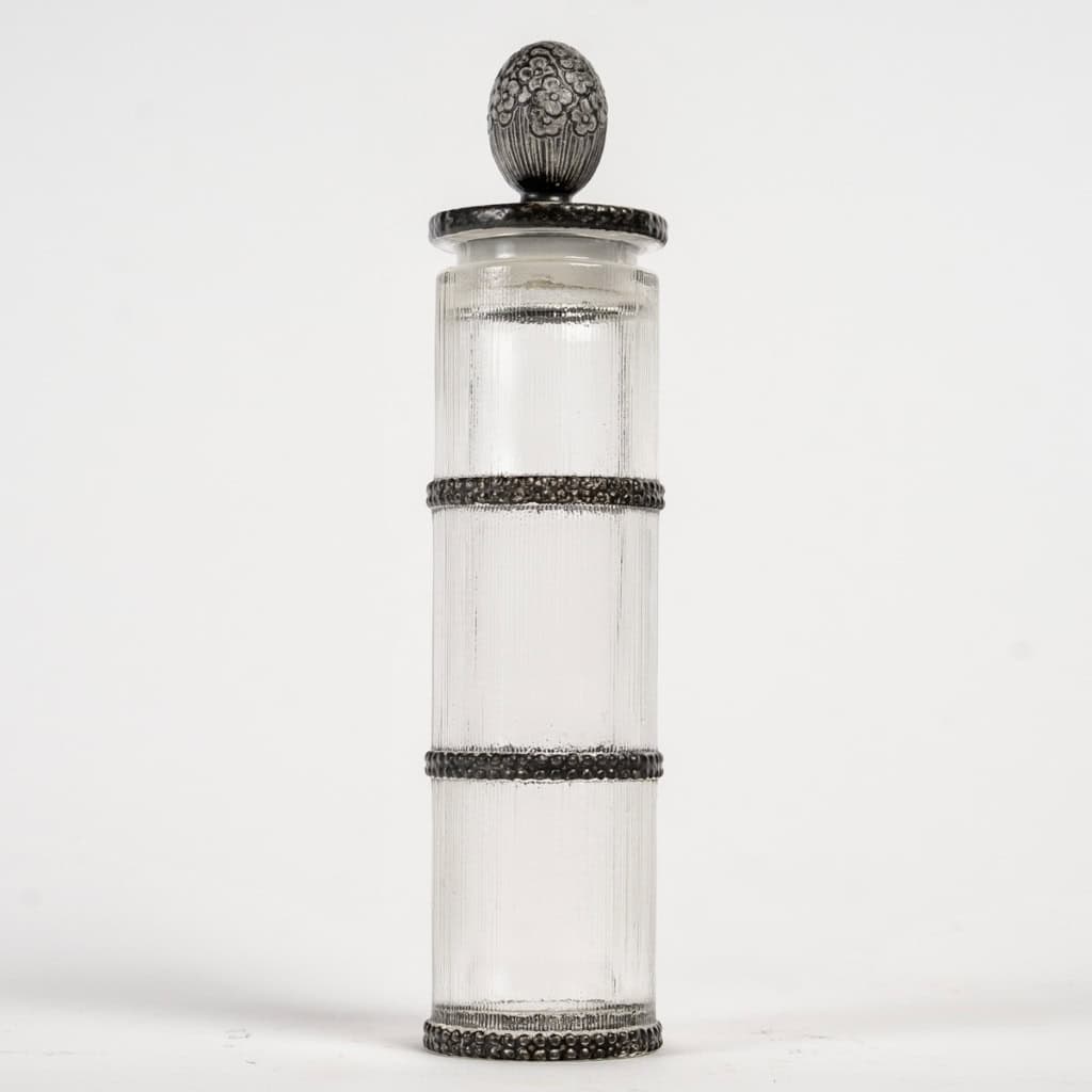 Flacon « Fleurs Vives » verre blanc émaillé noir de René LALIQUE pour Volnay. | Biron Flacon "Fleurs Vives" verre blanc émaillé noir de René LALIQUE pour Volnay.