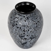Vase « Martin Pêcheurs » verre noir patiné blanc de René LALIQUE | Biron Vase « Martin Pêcheurs » verre noir patiné blanc de René LALIQUE