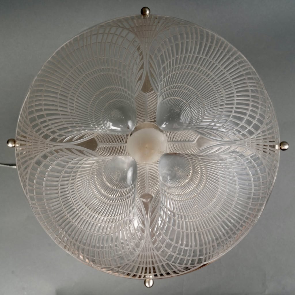 Lampe « Coquilles » verre blanc créée par René LALIQUE | Biron Lampe "Coquilles" verre blanc créée par René LALIQUE